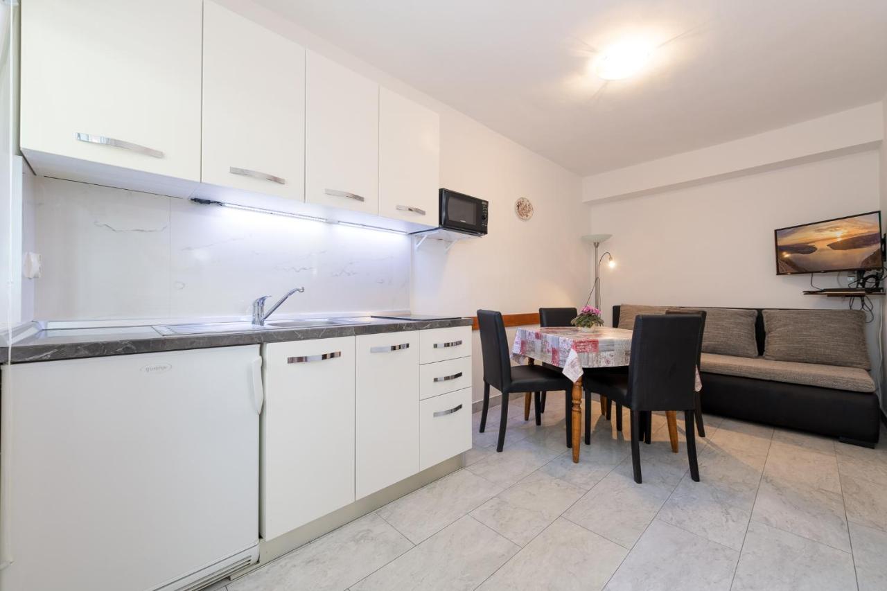 Apartments Melita Crikvenica Eksteriør bilde